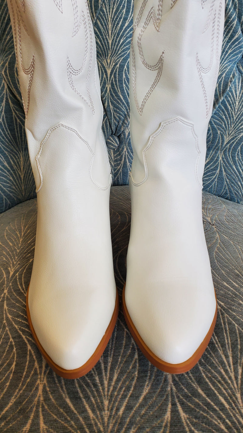 Urson Detailed Long Boot White