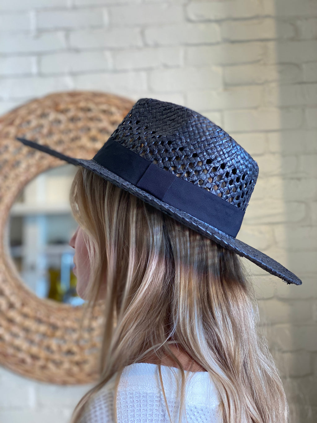 Simple Banded Straw Hat