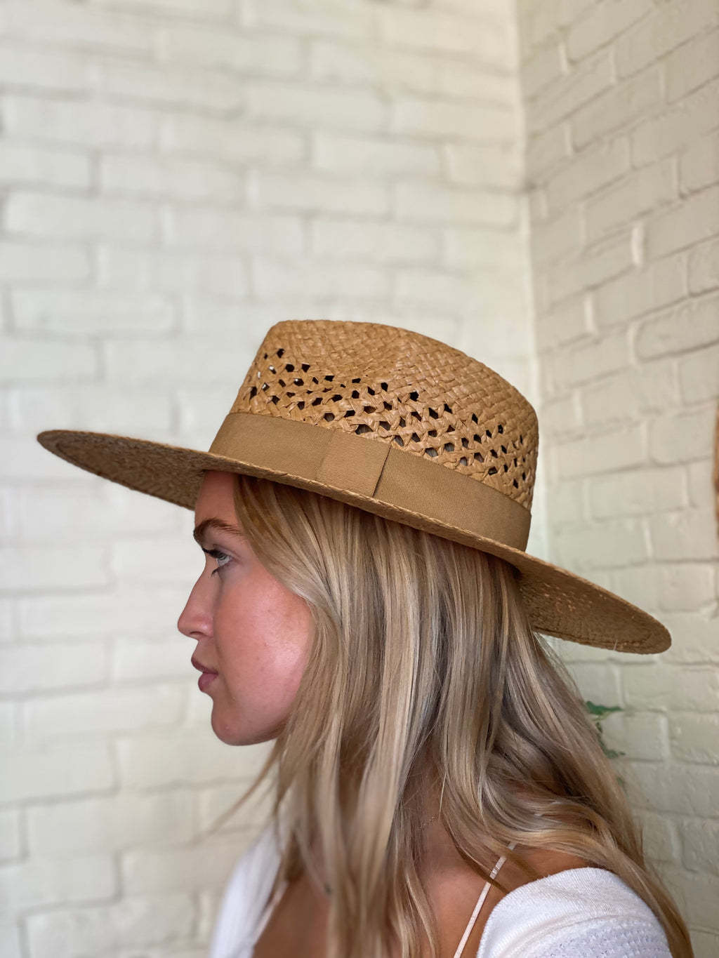 Simple Banded Straw Hat